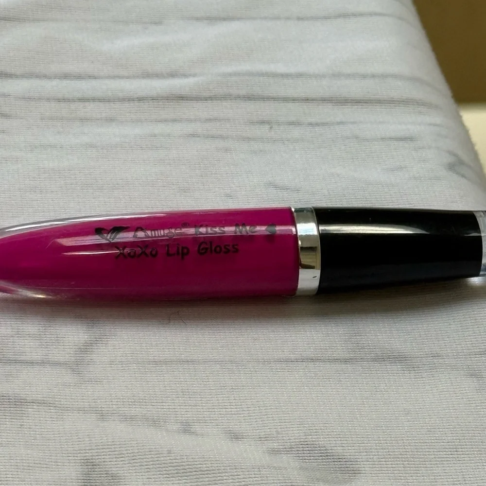 XOXO Pink Lip Gloss Vibrant Shine